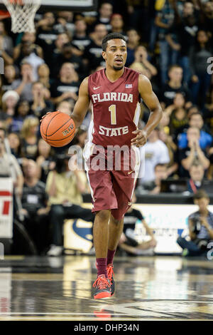 Orlando, FL, USA FSU bewachen Devon Bookert (1) während der 1. Hälfte Mens NCAA Basketball Spiel-Aktion zwischen den Florida State Seminolen und der UCF Knights in der KSE-Arena in Orlando, FL. Credit: Csm/Alamy Live-Nachrichten Stockfoto