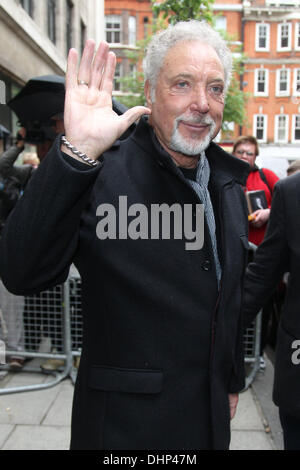 Tom Jones außerhalb der BBC Radio 2 Studios London, England - 10.05.12 Stockfoto