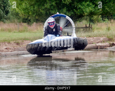 British Hovercraft Racing Championship crash Rennsport Claydon House Buckinghamshire Stockfoto