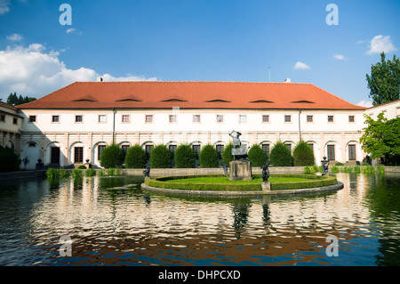 Teich im Garten des Wallenstein-Palais, Prag Stockfoto