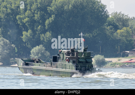 441-Klasse Angriff Schiff der serbischen Streitkräfte Fluss-Flottille auf der Donau in Novi Sad, Serbien am 6. September 2013 Stockfoto