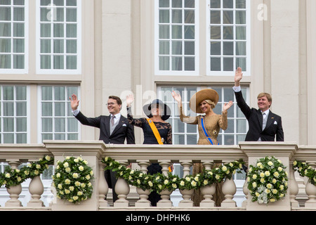 Niederlande, den Haag, königliche Familie Gruß der Öffentlichkeit vom Balkon des Palastes Noordeinde genannt. Stockfoto