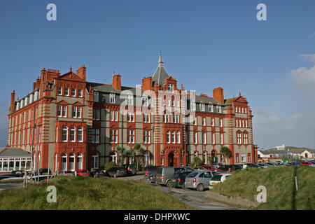 Newquay, Großbritannien, 14. November 2013, The Headland Hotel in Cornwall begrüßt Besucher Fistral International Surfing Beac Credit: Keith Larby/Alamy Live News Stockfoto