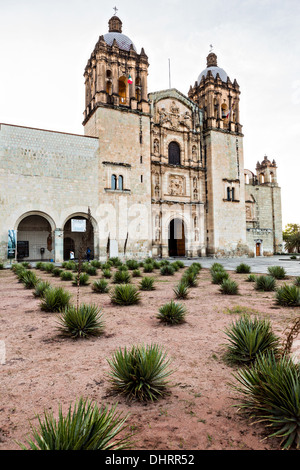 Kirche von Santo Domingo de Guzmán in der Altstadt 30. Oktober 2013 in Oaxaca, Mexiko. Stockfoto