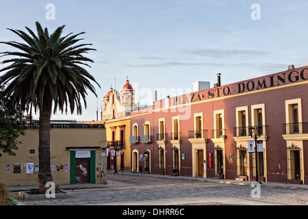 Plaza Santo Domingo auf Alcala im historischen Stadtteil 30. Oktober 2013 in Oaxaca, Mexiko. Stockfoto