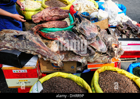 Getrocknetes Fleisch auf dem Markt in Lhasa-Tibet Stockfoto