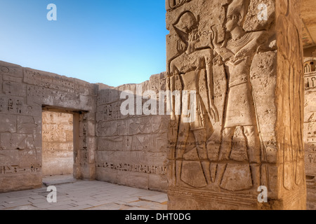 Medinet Habu Tempel Ruinen in Luxor, Ägypten Stockfoto