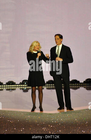 New York, USA. 13. November 2013. Moderatoren Sie Eröffnung 2013 Victorias Secret Fashion Show in Lexington Avenue Armory am 13. November 2013 in New York City. Bildnachweis: Anton Oparin/Alamy Live-Nachrichten Stockfoto