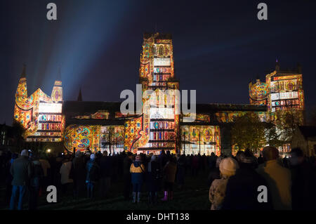 Durham, Großbritannien. 14. November 2013. Krone des Lichts, Lindisfarne Evangelien, Durham Kathedrale Durham Lumiere Credit: Washington Imaging/Alamy Live-Nachrichten Stockfoto