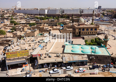 Alten Basar-Übersicht mit Nashtiman-Mall im Hintergrund, ein 8000 speichern neue shopping-Komplex. Erbil, Region Kurdistan Irak Stockfoto