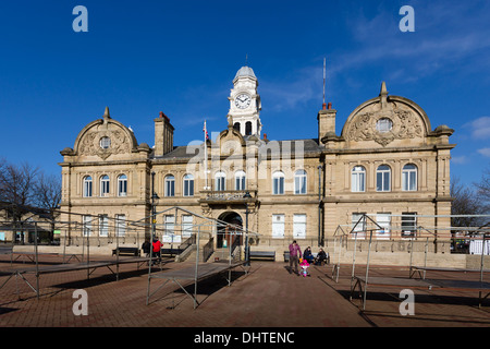 Ossett Rathaus wurde in der französischen Renaissance-Stil zwischen 1906 und 1908 zu einem Preis von £22.000 gebaut. Stockfoto