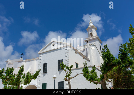 Menorca Sant Lluis San Luis weiße mediterrane Kirche in Balearen Stockfoto