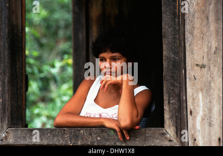 Belem, Bundesstaat Para, Amazonas, Brasilien, Südamerika, Amazonas-Regenwald, Mädchen, Dorf Stockfoto