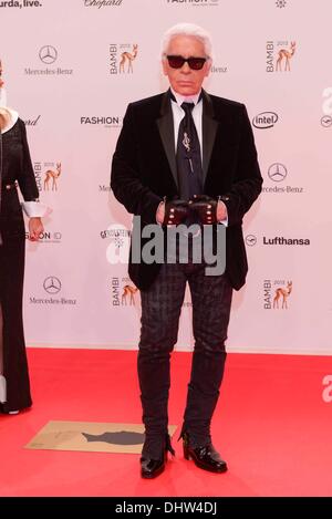 Berlin, Deutschland. 14. November 2013. Berlin, Deutschland. 15. November 2013. Karl Lagerfeld bei der 65. BAMBI awards am 14. November 2013 von der Stage-Theater in Berlin Kredit: Dpa picture-Alliance/Alamy Live News Stockfoto