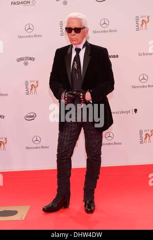 Berlin, Deutschland. 14. November 2013. Berlin, Deutschland. 15. November 2013. Karl Lagerfeld bei der 65. BAMBI awards am 14. November 2013 von der Stage-Theater in Berlin Kredit: Dpa picture-Alliance/Alamy Live News Stockfoto