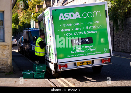 ASDA Lieferung Service Online-Einkauf von Lebensmitteln Stockfoto