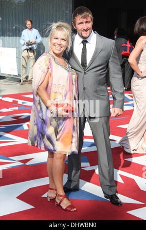 Tina Malone und Paul Chase die 2012 Arqiva British Academy Television Awards (BAFTAs), gehalten in der Royal Festival Hall - Ankünfte London, England - 27.05.12 Stockfoto