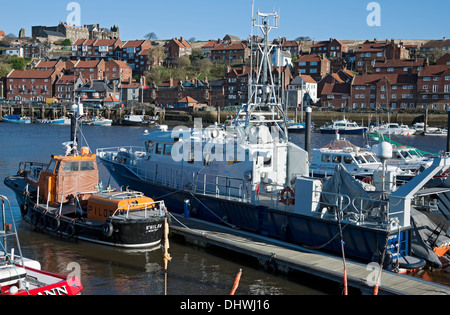 Fischereipatrouillenschutzschiff im Hafen Whitby North Yorkshire England Vereinigtes Königreich GB Großbritannien Großbritannien Großbritannien Stockfoto