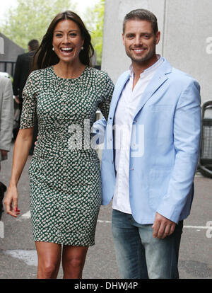 Melanie Sykes und Keith Duffy außerhalb der ITV Studios London, England - 31.05.12 Stockfoto