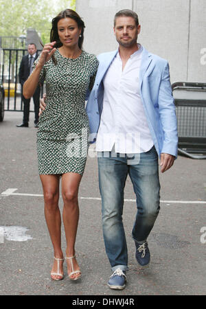 Melanie Sykes und Keith Duffy außerhalb der ITV Studios London, England - 31.05.12 Stockfoto