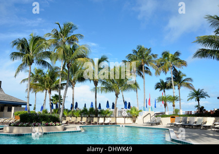 Pool im Marco Island Hilton Hotel auf Marco Island, Florida Stockfoto