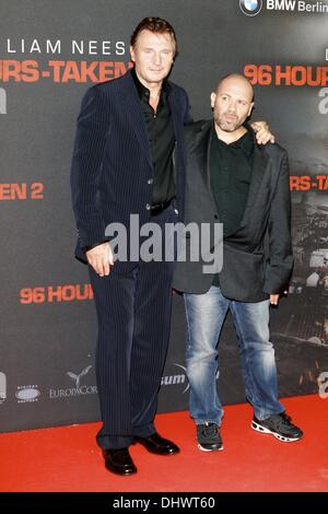 Liam Neeson; Olivier Megaton bei der deutschen Premiere von 96 Stunden - genommen 2' im Kino im Kino der Kulturbrauerei in Prenzlauer Berg. Berlin, Deutschland - 11.09.2012 Stockfoto