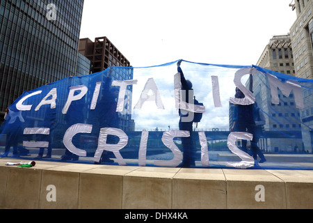 Aktivisten der Anti-G8-Rallye im Londoner Bankenviertel. Stockfoto