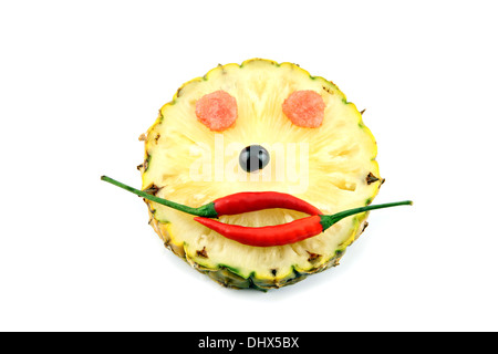 Happy Face of Emotion Bild aus mix Obst auf weißem Hintergrund. Stockfoto