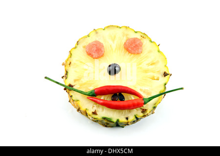 Happy Face of Emotion Bild aus mix Obst auf weißem Hintergrund. Stockfoto