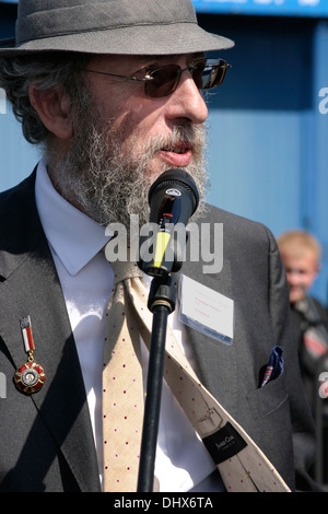 Dr. Jonathan Webber mit der Gold Cross des polnischen Verdienstorden für Verdienste um die polnisch-jüdischen Dialog ausgezeichnet. Stockfoto