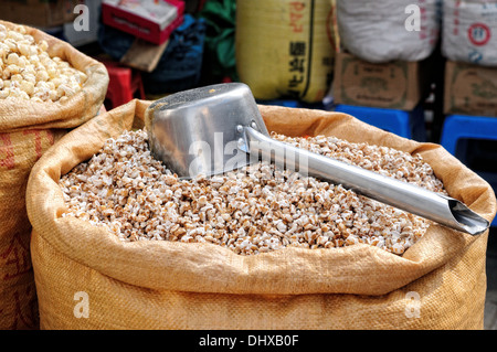 Schöpfer und Muttern Markt in Lhasa-Tibet Stockfoto