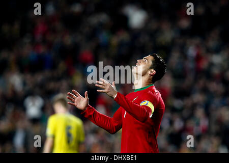 Lissabon, Portugal. 15. November 2013. Cristiano Ronaldo, Portugal nach vorne während der Fußball-match zwischen Portugal und Sewden für die erste Etappe der Play Off für 2014 FIFA Fussball-Weltmeisterschaft Brasilien im Luz Stadium in Lissabon, Portugal, am 15. November 2013. Foto: Pedro Nune Credit: © Aktion Plus Sport/Alamy Live News Stockfoto