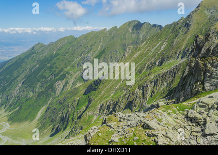 Abstieg Trail Vistea Dorf im Fagaras-Gebirge, Rumänien Stockfoto