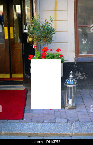 Leeres Menü Board vor dem Restaurant Stockfoto