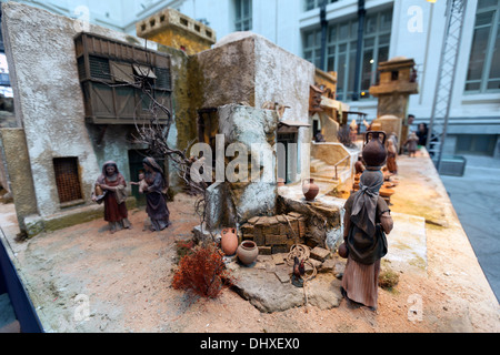 Krippe, Belén in Spanisch, Darstellung der Geburt Jesu im Rathaus von Madrid Weihnachten 2011 platziert. Stockfoto