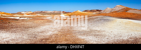 Der trockenen Wüste Ödland in Coober Pedy opal Minenstadt in Südaustralien Stockfoto