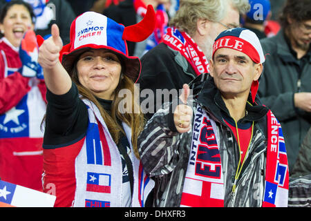 London, UK. 15. November 2013. Chile-Fans vor die internationale Freundschaftsspiele Befestigung zwischen England und Chile vom Wembley Stadion entfernt. Bildnachweis: Aktion Plus Sport/Alamy Live-Nachrichten Stockfoto