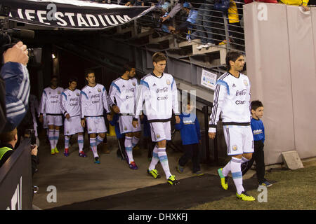 ein Unentschieden, 0: 0. 15. November 2013. Argentinien-Team Köpfe aus dem Feld vor dem Gillette International Soccer Serie Spiel zwischen Argentinien und Ecuador im MetLife Stadium in East Rutherford, New Jersey. Das Spiel endet unentschieden, 0: 0. (Christopher Szagola/Cal Sport Media) © Csm/Alamy Live-Nachrichten Stockfoto