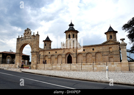 Fassade des Chateau Cos Estournel Saint Estephe, Médoc, Aquitanien; Frankreich Stockfoto