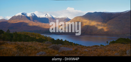 Beinn Alligin oben Torridon in den schottischen Highlands. Stockfoto