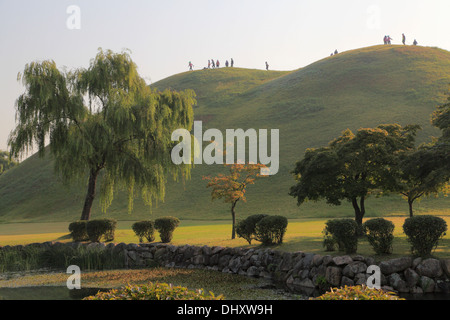 Südkorea, Gyeongju, Tumuli Park, Königsgräber, Stockfoto