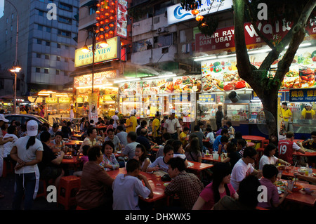 Garküchen und Restaurants in Alor Street, Bukit Bintang, Malaysia Stockfoto