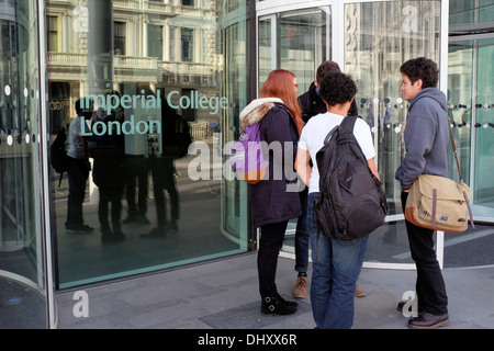 Gruppe von Studenten am Imperial College London. Stockfoto