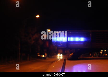 Rom, Italien. 14. November 2013 Straße Verkehr Sicherheit-Polizei Weg zu blockieren, in Rom, Italien © Gari Wyn Williams/Alamy Live News Stockfoto