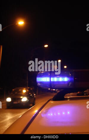 Rom, Italien. 14. November 2013 Straße Verkehr Sicherheit-Polizei Weg zu blockieren, in Rom, Italien © Gari Wyn Williams/Alamy Live News Stockfoto