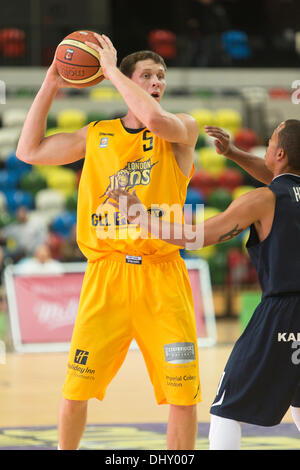 London, UK. 15. November 2013. BBL: London Lions V Sheffield Haifische, Copper Box, London, England. Stockfoto