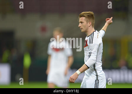 Mailand, Italien. 15. November 2013. Deutschlands Marco Reus Gesten während der freundliche Fußball match zwischen Italien und Deutschland im Giuseppe Meazza Stadium (San Siro) in Mailand, Italien, 15. November 2013. Foto: Andreas Gebert/Dpa/Alamy Live-Nachrichten Stockfoto