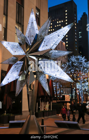 Swarovski Crystal Weihnachtsbaum Sterne Replik, Rockefeller Center, NYC, USA Stockfoto