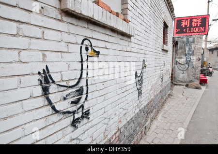 Enten an die Wand gemalt, als eine Richtung Liqun Roast Duck Restaurant, 11 Beixiangfeng in Peking, China Stockfoto