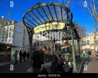 U-Bahnstation "Montmartre" von H. Guimard (1900), Paris, Frankreich Stockfoto